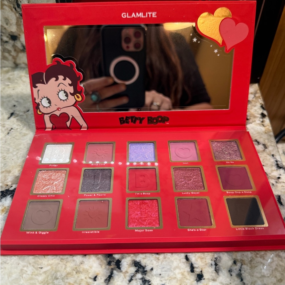 NWT Betty Boop x Glamlite 15 Eyeshadow Holographic Palette - Picture 6 of 14